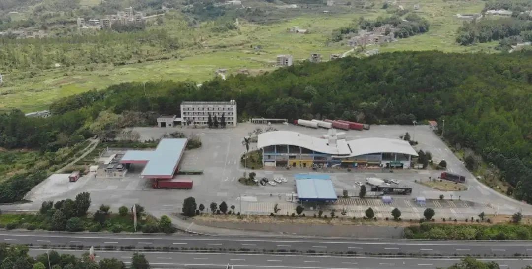 高速服务区大变样!停车更便、服务更暖