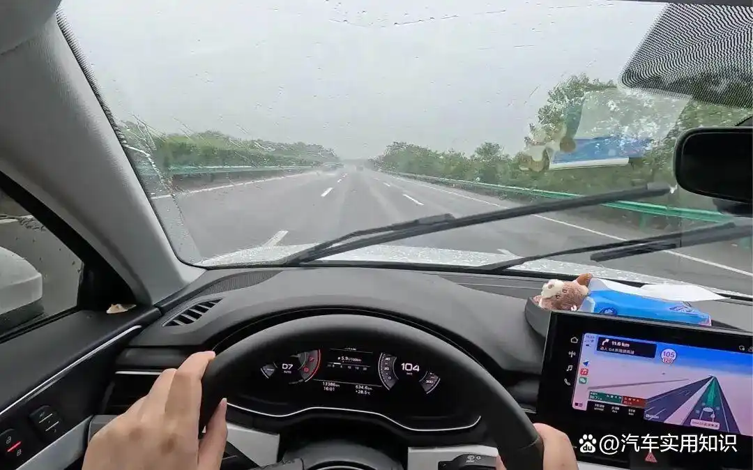 高速超车道能长时间行驶吗?违规会扣分罚款吗?答案来了