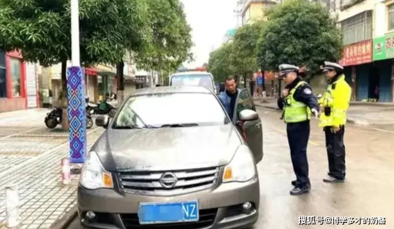 男子抓拍违章赚钱引车主愤怒，违章高发原因令人深思