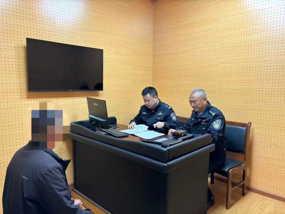 乐山一司机变造车牌逃避监控,大渡河大桥现多次违章记录