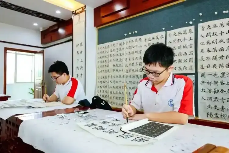 限制高考复读次数:缓解教育内卷、促进教育公平的关键之举