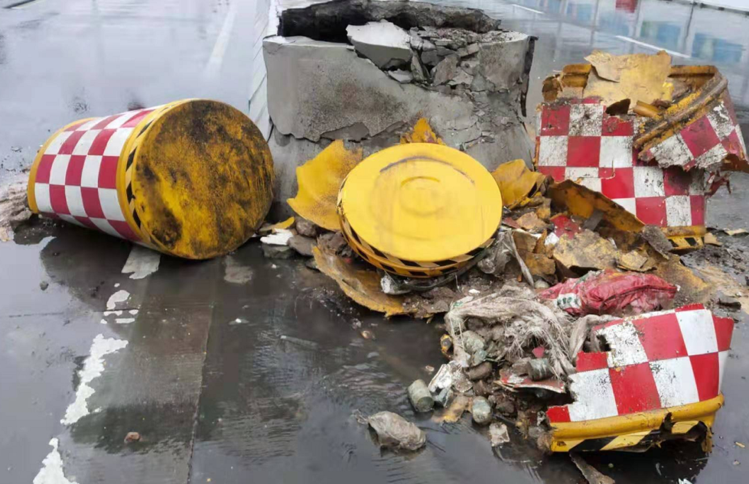 高速上遇到障碍物怎么办?记住这3个驾驶技巧